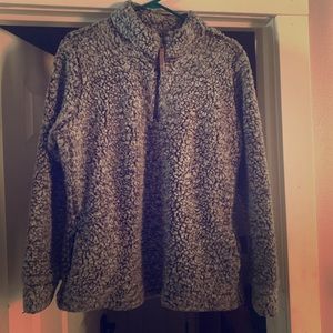 Fleece pullover with pockets